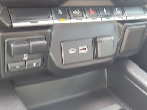 Used 2021 Chevrolet Silverado 1500 RST AWD/4WD image 28