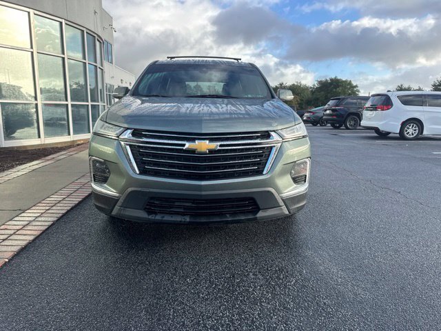 Used 2022 Chevrolet Traverse LT FWD image 2