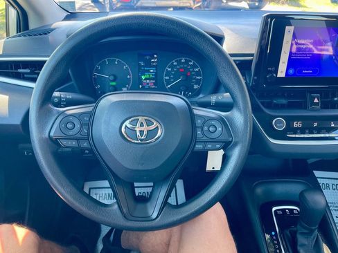 Used 2025 Toyota Corolla LE image 13