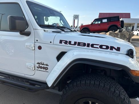 Used 2025 Jeep Wrangler Unlimited Rubicon AWD/4WD image 5