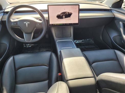 Used 2023 Tesla Model 3 Standard Range image 8