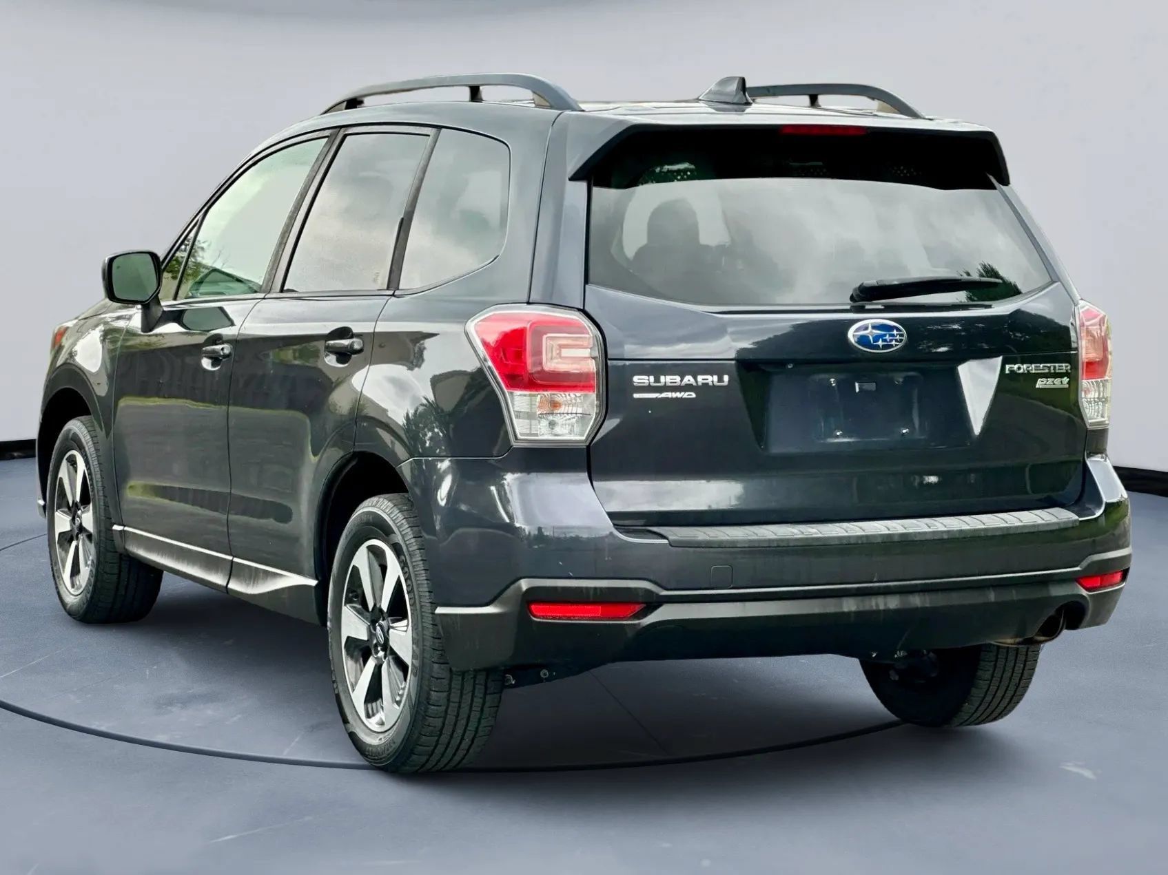 Used 2017 Subaru Forester 2.5i Premium w/ Popular Package #2A AWD/4WD image 5