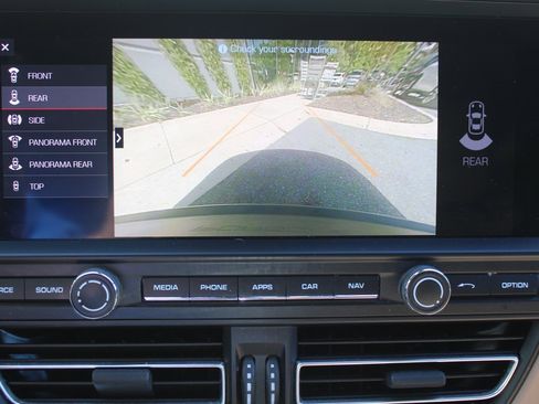 Used 2021 Porsche Macan image 49