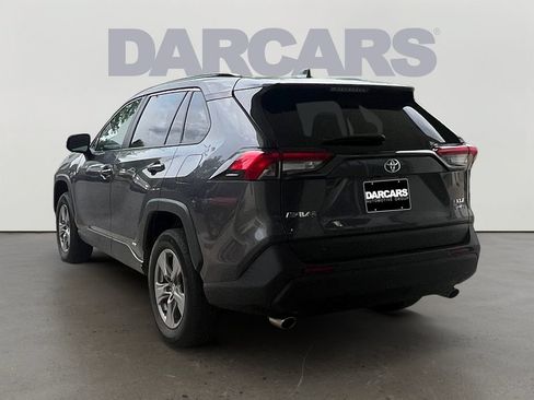 Used 2025 Toyota RAV4 XLE AWD/4WD image 5