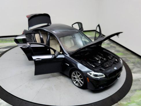 Used 2014 BMW 550i xDrive Sedan AWD/4WD image 38