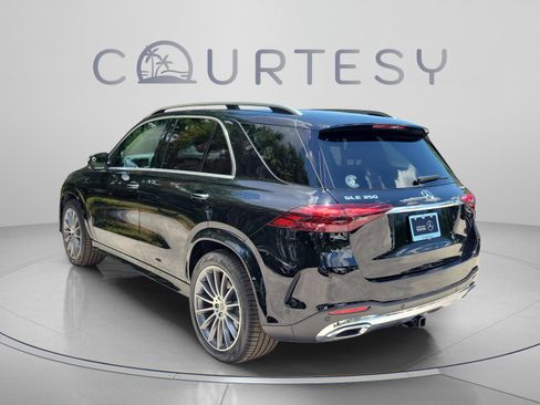Used 2024 Mercedes-Benz GLE 350 4MATIC image 2