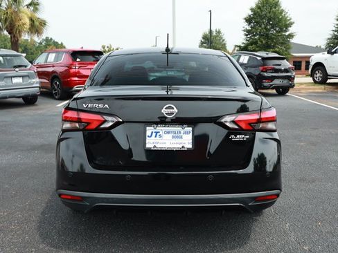 Used 2022 Nissan Versa S FWD image 6