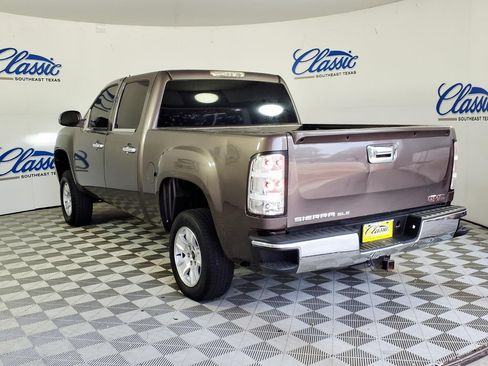 Used 2007 GMC Sierra 1500 SLE w/ SLE1 Preferred Package AWD/4WD image 2