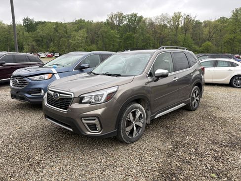 Used 2019 Subaru Forester Touring AWD/4WD image 1