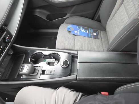 Used 2022 Nissan Rogue S image 51