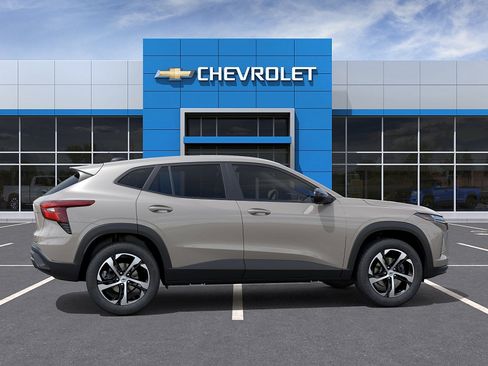 New 2026 Chevrolet Trax RS w/ Driver Confidence Package FWD image 5