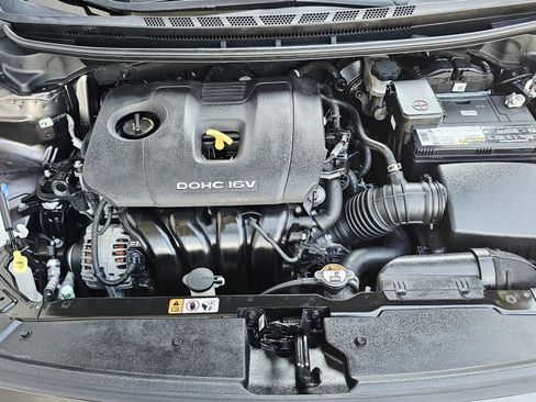 Used 2017 Kia Forte LX image 17