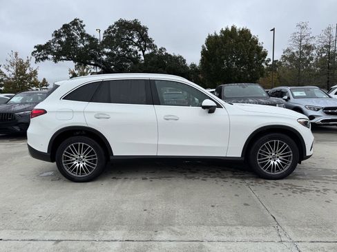 Certified 2025 Mercedes-Benz GLC 300 image 30