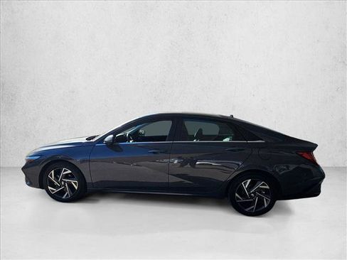 Certified 2024 Hyundai Elantra Limited image 7