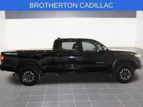 Used 2018 Toyota Tacoma TRD Off-Road w/ TRD Premium Off Road Package AWD/4WD image 9
