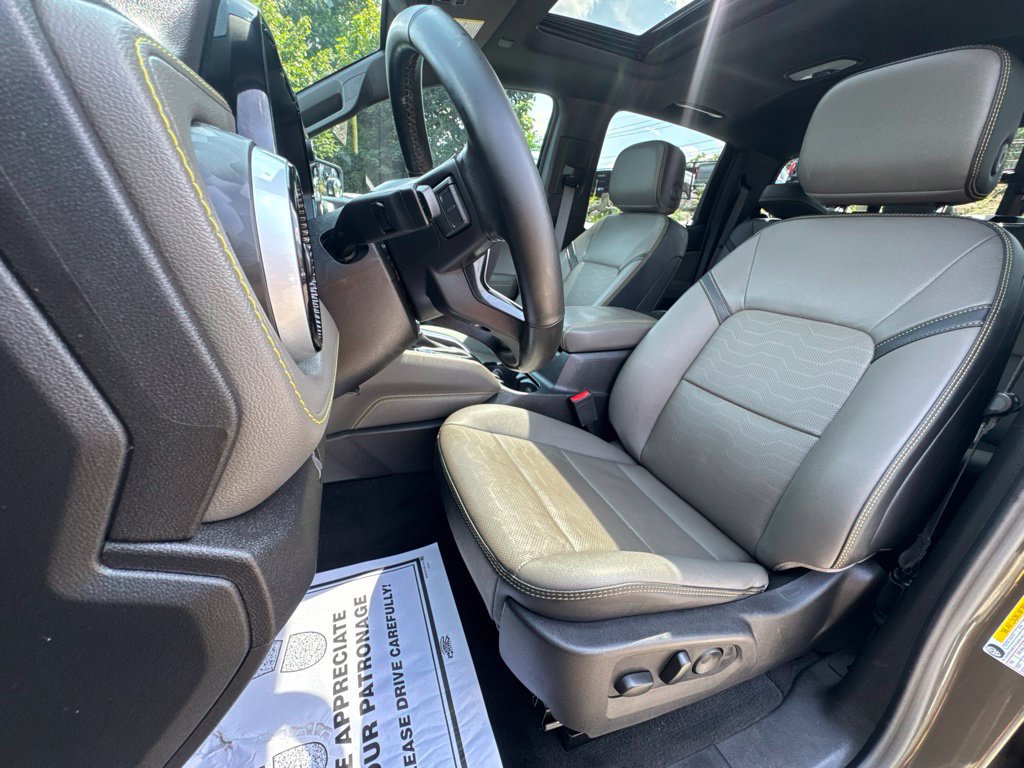 Used 2025 Chevrolet Colorado ZR2 w/ Technology Package AWD/4WD image 15