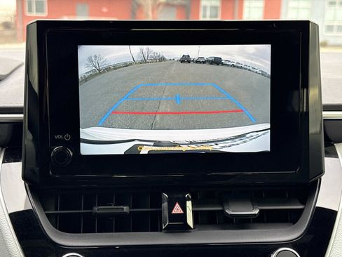 Used 2025 Toyota Corolla SE image 4