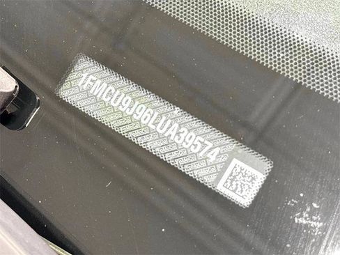 Certified 2020 Ford Escape Titanium image 24