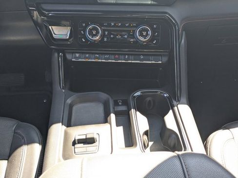 Used 2024 GMC Sierra 2500 AT4 w/ AT4 Premium Plus Package image 20