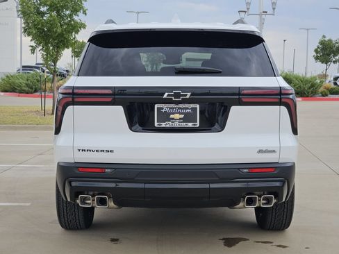 New 2027 Chevrolet Traverse LT w/ Midnight/Sport Edition FWD image 8