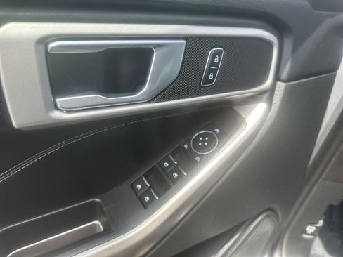 Used 2023 Ford Explorer XLT w/ Equipment Group 202A image 12