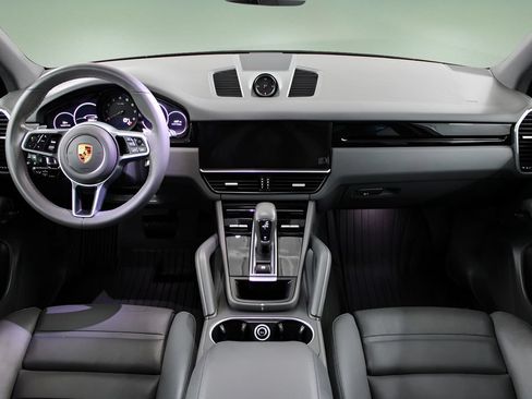 Used 2023 Porsche Cayenne AWD/4WD image 16