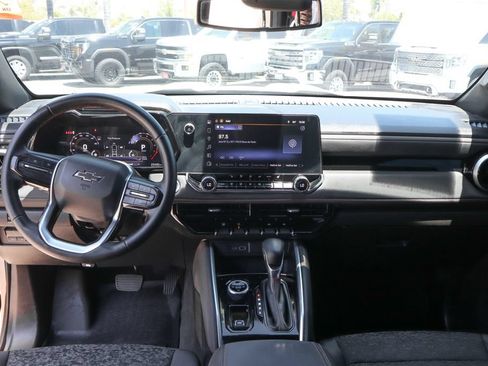 Used 2024 Chevrolet Colorado Z71 w/ Z71 Convenience Package 2 AWD/4WD image 27