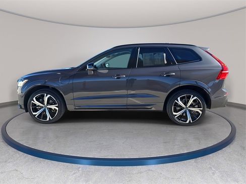 Used 2023 Volvo XC60 T8 Ultimate image 9