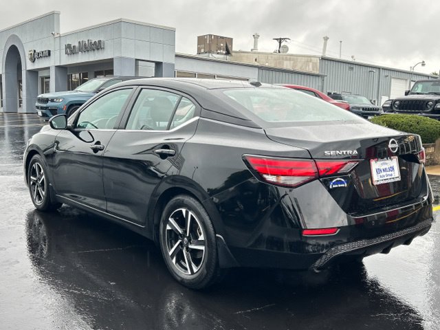 Used 2025 Nissan Sentra SV FWD image 3