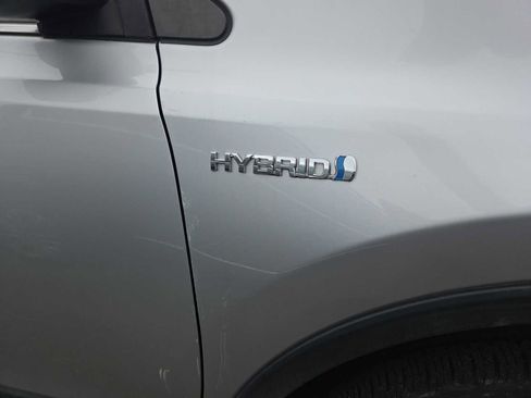 Used 2016 Toyota RAV4 XLE w/ Convenience Package image 2