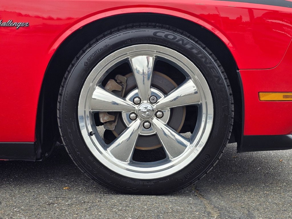 Used 2010 Dodge Challenger R/T RWD image 9
