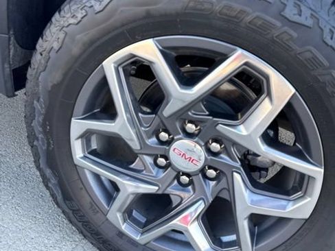 Used 2026 GMC Sierra 1500 SLT w/ SLT Premium Plus Package AWD/4WD image 11