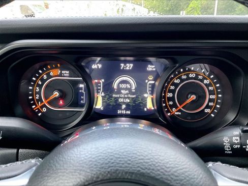 Used 2025 Jeep Wrangler Unlimited Sahara AWD/4WD image 25