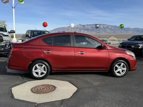 Used 2018 Nissan Versa SV image 4