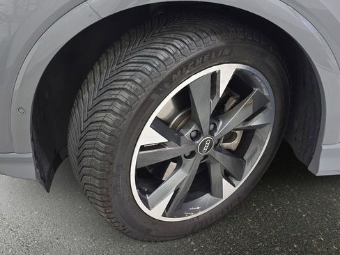 Used 2024 Audi Q4 e-tron Premium Plus w/ Premium Plus image 32