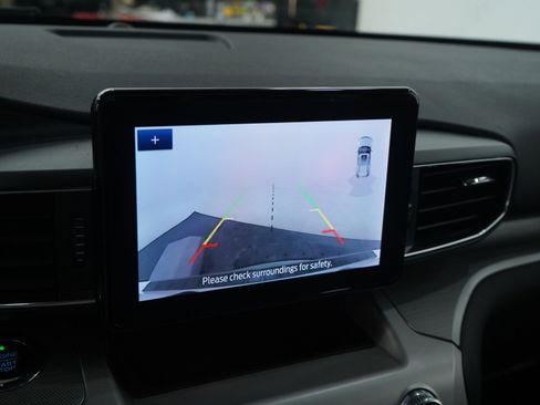 Used 2021 Ford Explorer XLT w/ Equipment Group 202A image 23