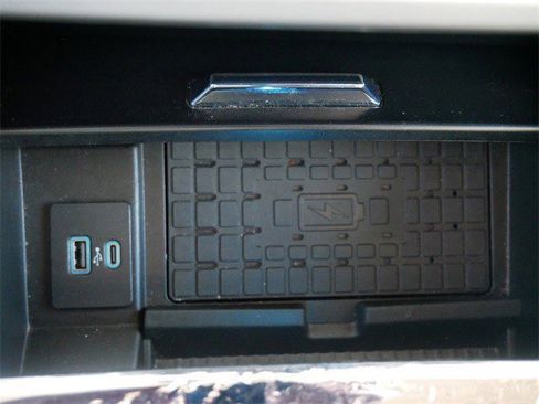 Used 2024 Ford Expedition Max XLT image 23