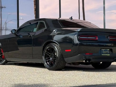 Used 2015 Dodge Challenger SRT Hellcat RWD image 7