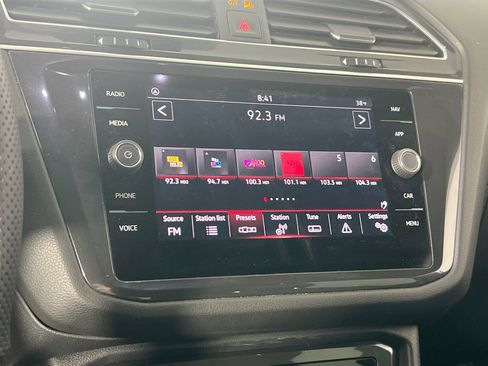 Used 2022 Volkswagen Tiguan SEL R-Line image 15