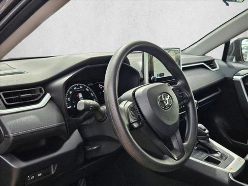 Used 2025 Toyota RAV4 XLE AWD/4WD image 9