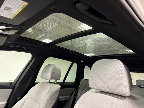 Certified 2024 BMW X5 xDrive40i w/ Premium Package image 15