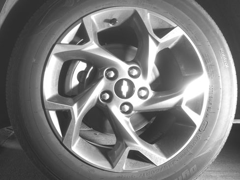 Used 2025 Chevrolet Trax LT FWD image 12