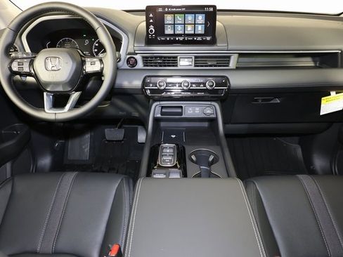 New 2025 Honda Pilot EX-L image 8