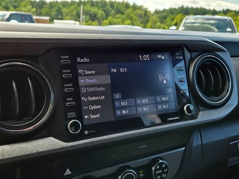 Used 2020 Toyota Tacoma TRD Sport w/ Technology Package AWD/4WD image 22