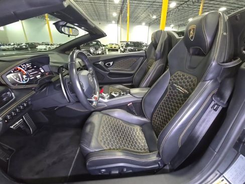 Used 2017 Lamborghini Huracan LP 580-2 RWD image 3