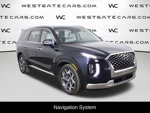 Used 2022 Hyundai Palisade Calligraphy image 2