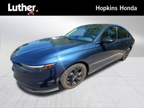 Used 2025 Honda Accord SE image 1