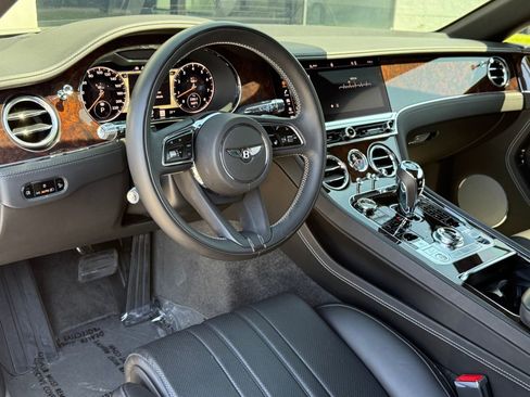 Used 2021 Bentley Continental GT image 29