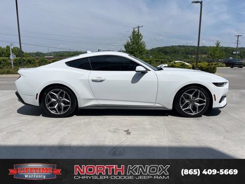 Used 2025 Ford Mustang Coupe RWD image 16
