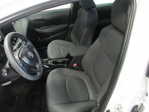 Used 2022 Toyota Corolla LE FWD image 15